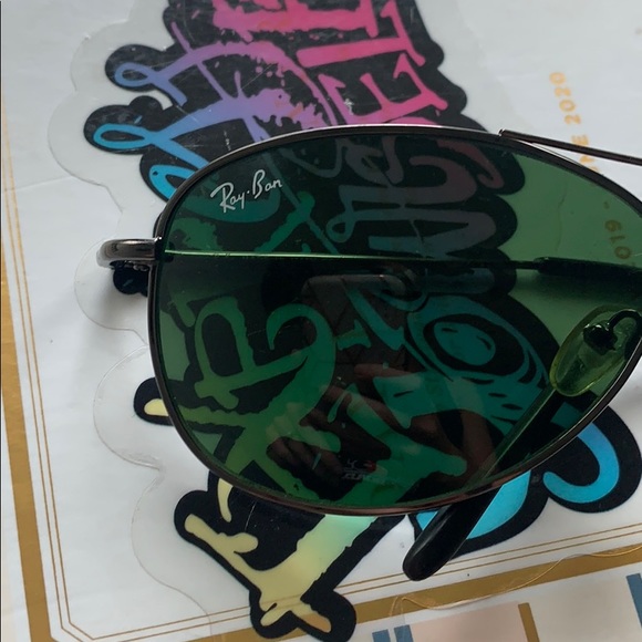 Ray Ban Aviators - Picture 2 of 3